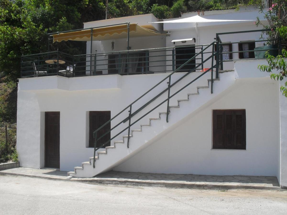 Keramídhion Kamari Guesthouse מראה חיצוני תמונה